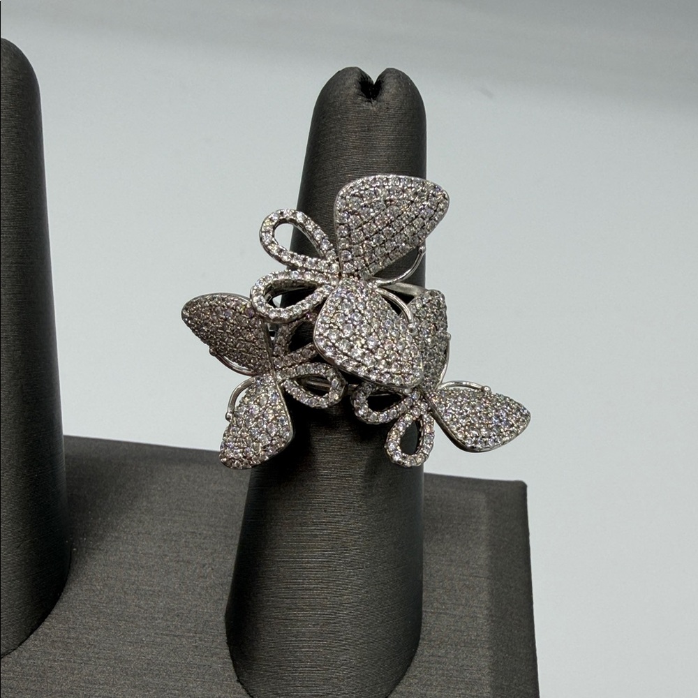Elegant Silver Butterfly Ring